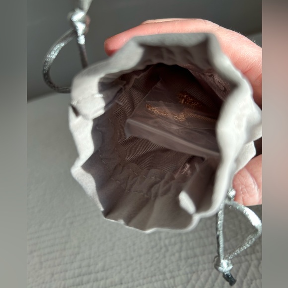 Vince CAMUTO Necklace/Collier Blue Ombré Necklace W/Pouch - Picture 6 of 12